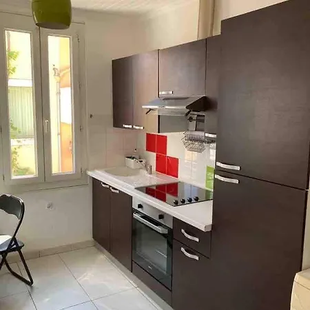 Apartment Evasion Marine *